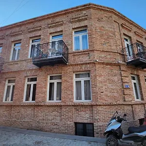 https://comfort-and-history.alltbilisihotels.com