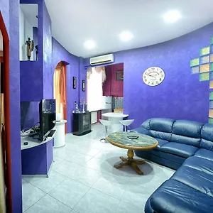 https://chekhov-apartment.hotels-of-kiev.com